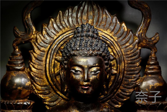 金銅細工 チベット密教 大迫力 釈迦牟尼仏座像高彫 大明宣徳年施在銘 2枚目の画像