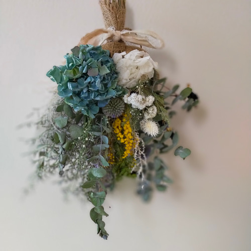 秋色紫陽花とミモザとユーカリのドライフラワースワッグ