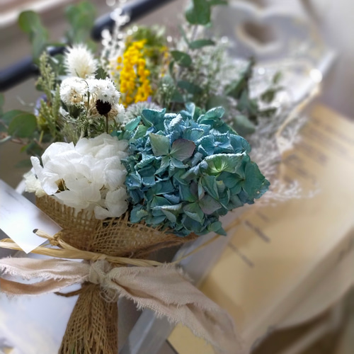 秋色紫陽花とミモザとユーカリのドライフラワースワッグ
