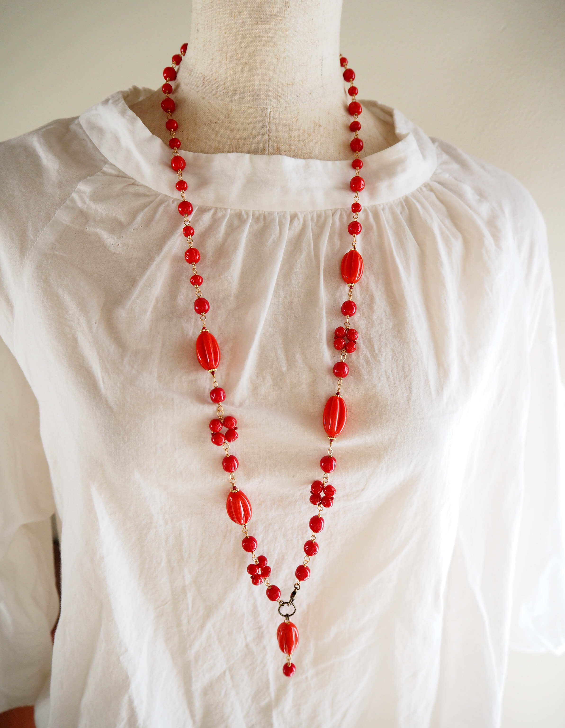 ＊元気の出るキャロットレッド＊ヴィンテージガラスのY字ネックレス