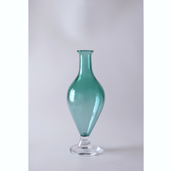 Tall Green Foot Vase 3枚目の画像