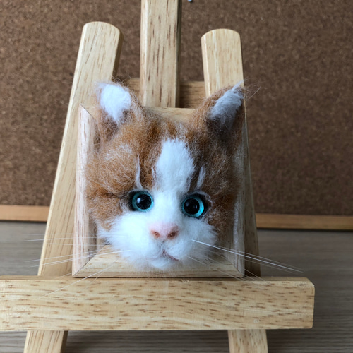 贅沢屋の 羊毛フェルト 猫 茶トラ フレーム猫 羊毛フェルト にじいろ 羊毛 羊毛フェルト