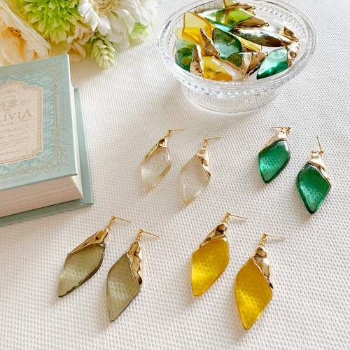 Newカラー登場！】ララトレーネ クリア×メタル 大ぶりピアス  