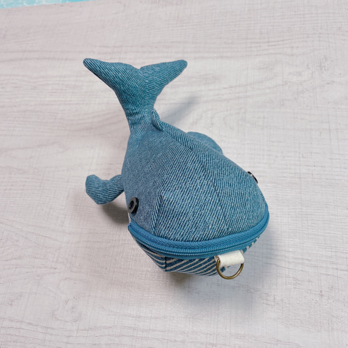 ☆みーたん☆です☆クジラポーチ（ミニサイズ）☆水色 クジラポーチ