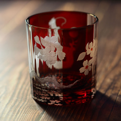切子ロックグラス「昇り龍・銅赤桜」 3枚目の画像