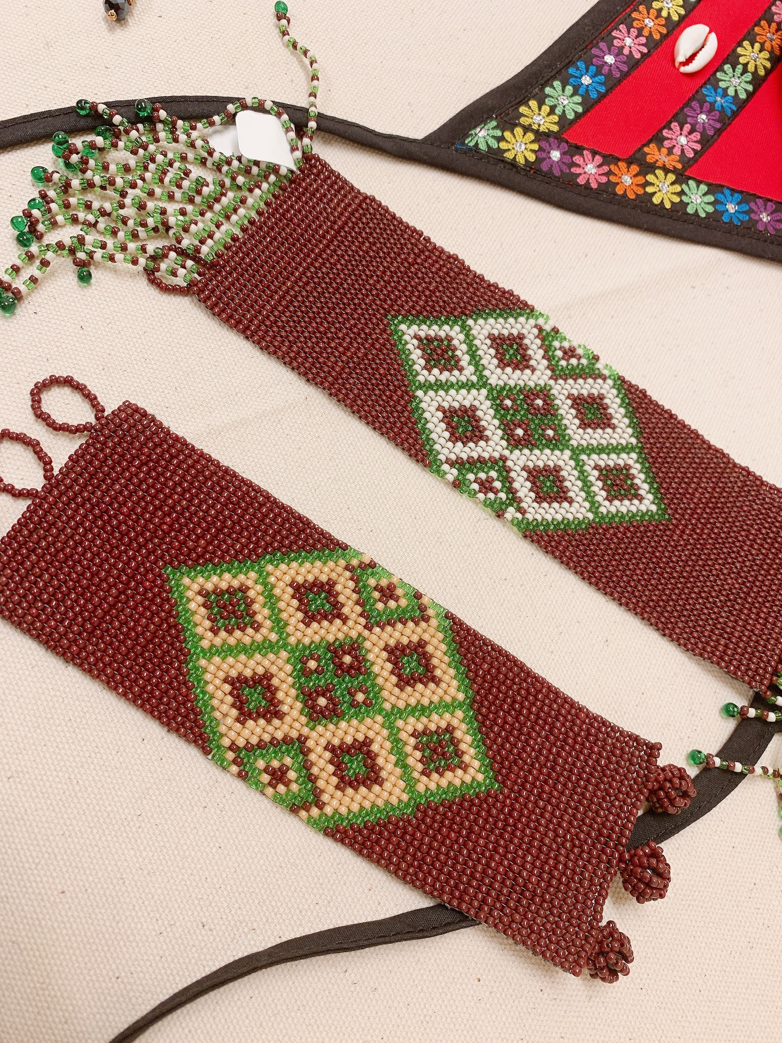 台湾原住民ハンドメイドブレスレット、ワイドダイヤモンドシェイプ、コーヒーアースカラー