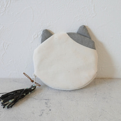 ネコのポーチ（灰色・ブチ） 2枚目の画像