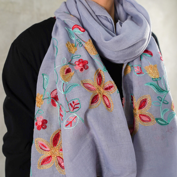 さりげなくアクセント*コットン 刺繍flowerストール サックス