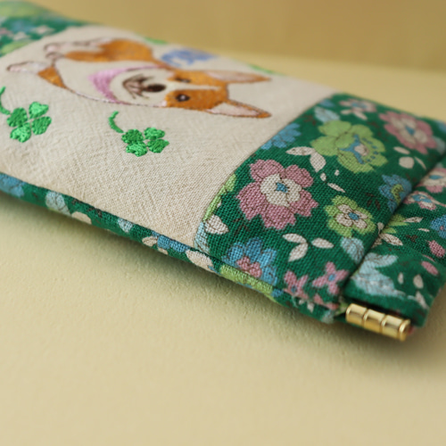 おすわりコーギー刺繍メガネケース／小花柄／グリーン メガネ