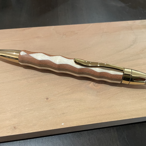 寄木細工のボールペン〈ハンドメイド〉 ペン・筆記用具 レッドライン