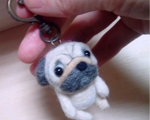 羊毛フェルト パグ キーホルダー 羊毛フェルトパグちゃんキーホルダーハンドメイド - メルカリ