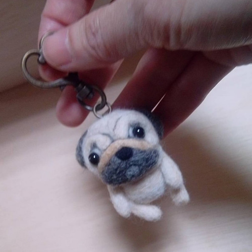 羊毛フェルトパグ（フォーン）のキーホルダー その他雑貨 Lana** 通販