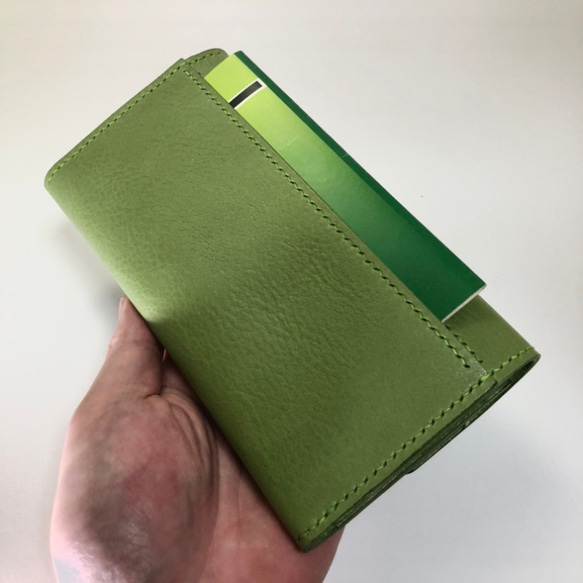 【人気モデルの新色追加】スリムギャルソンウォレット　姫路レザー(ピスタチオ) ちょうど良い お気軽にご相談下さい