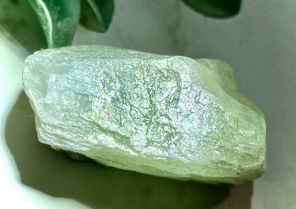 レインボー【心の安寧】エメラルドグリーン カルサイト 原石 ラフ