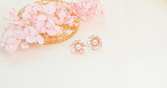 再販まつり✨嬉しい オマケ 付き✨ 人気 桜 うる艶 桜ピアス 桜