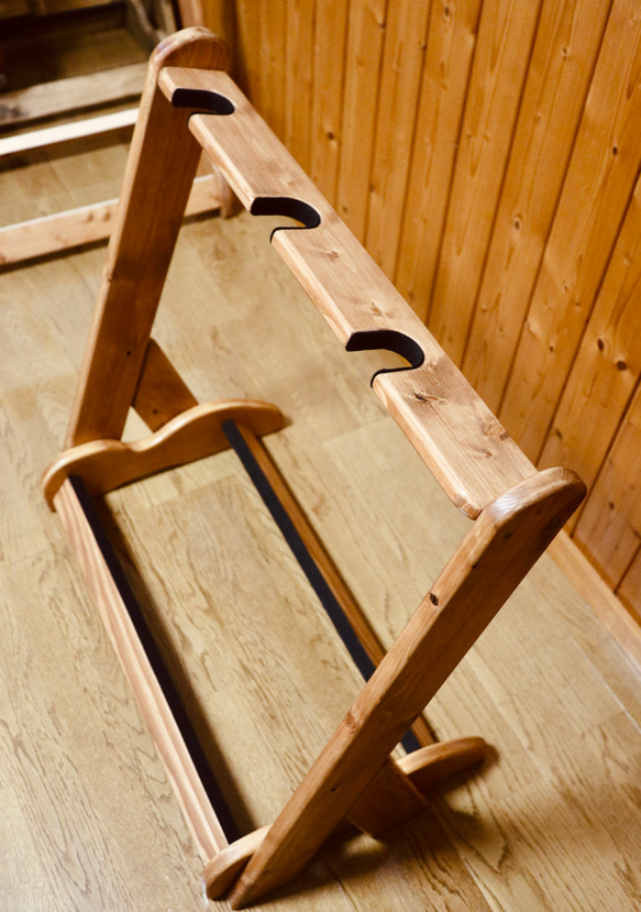 【オーダー品】手作り木工　木製ギタースタンド （チーク）３本掛け 11枚目の画像