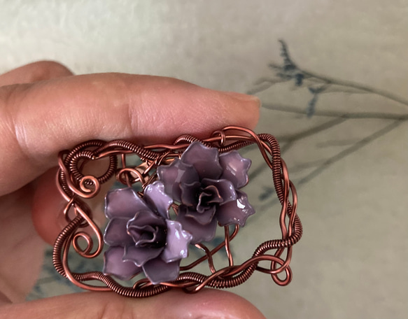 金屬編織紫花胸針-B002 第2張的照片