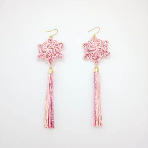 受注制作】八重菊結びのタッセルピアス・イヤリング（ピンク） 和風
