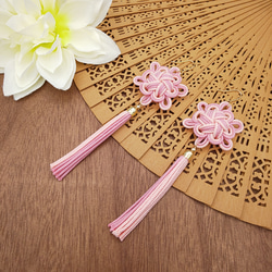 受注制作】八重菊結びのタッセルピアス・イヤリング（ピンク） 和風