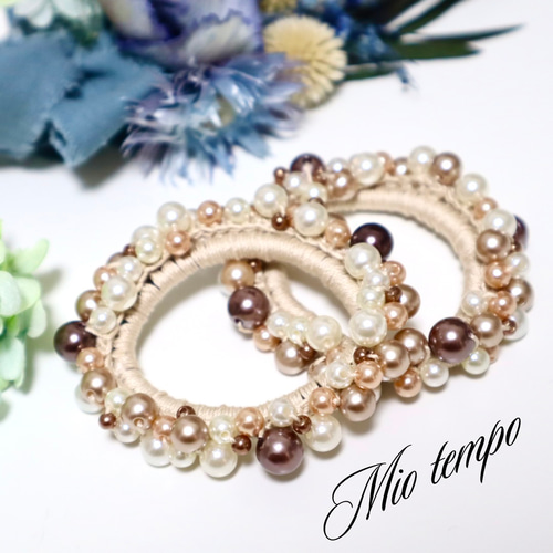 大人可愛いブラウンのビーズシュシュ シュシュ mio-tempo 通販｜Creema 