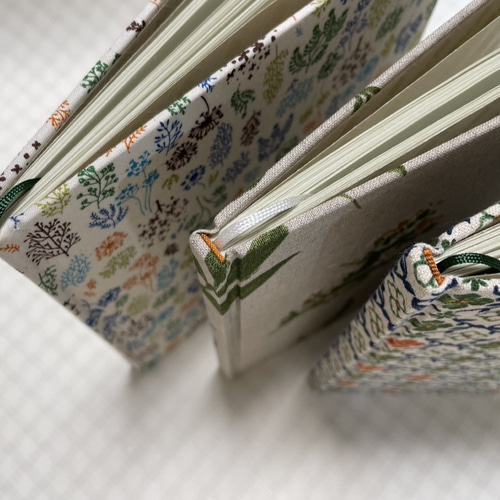 布装丁のノート【手製本・糸綴じ】◇花模様B ハードカバー ＜紙
