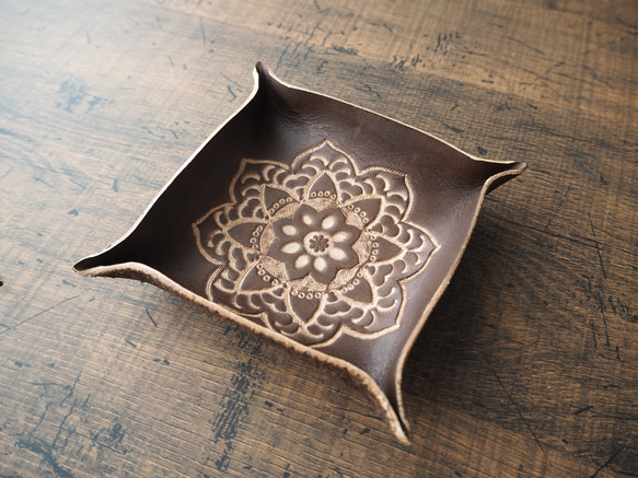 作家モノの手彫りのトレー 茶道具 棗 鎌倉彫 木製漆器 作家物 在銘 手彫り