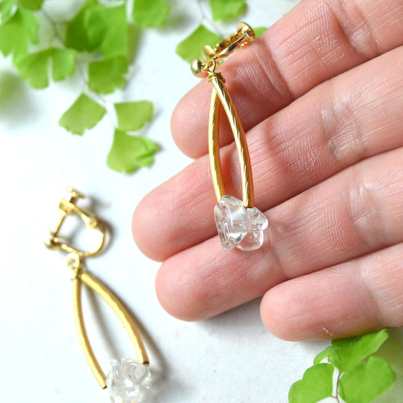 最小清潔石英耳環 水晶耳環 可替換鈦耳環 免費送貨 免費包裝 第4張的照片