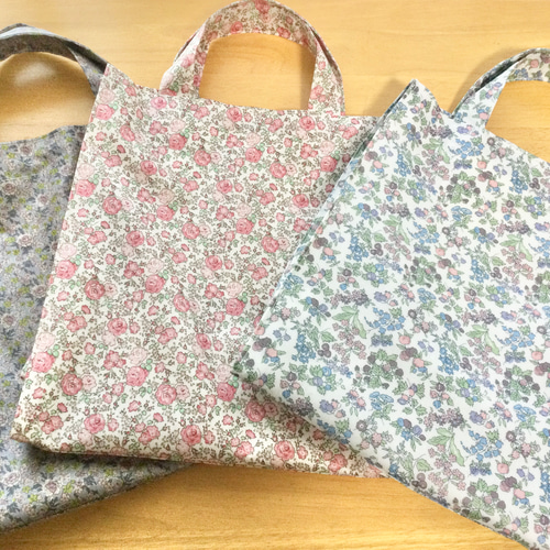 リバティ ラミネート A4サイズのトートバッグ♡ トートバッグ