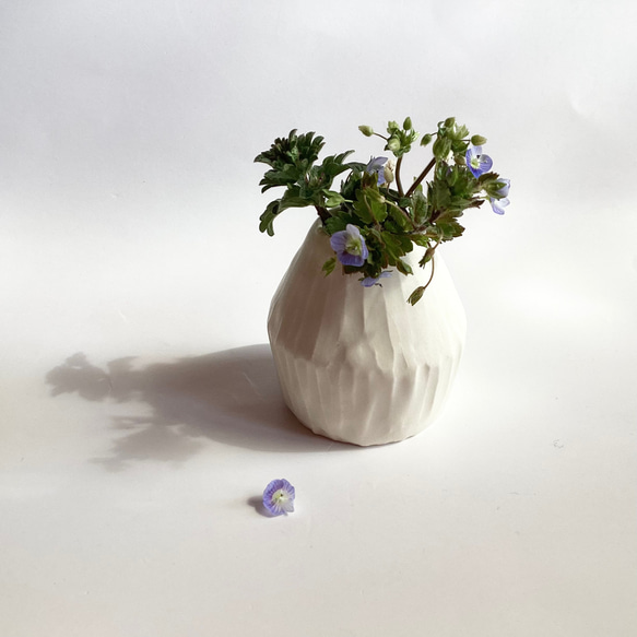小さなしのぎ模様の花器 1枚目の画像