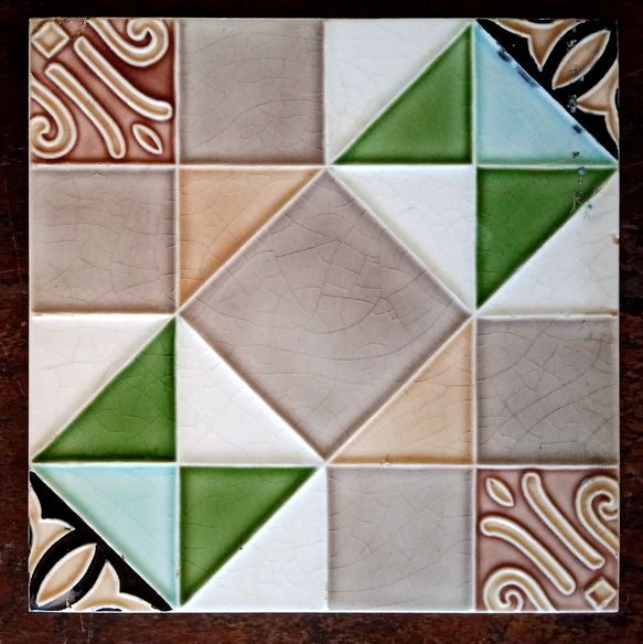 里帰り便・和製マジョリカタイル・100年前に海を渡ったアンティーク