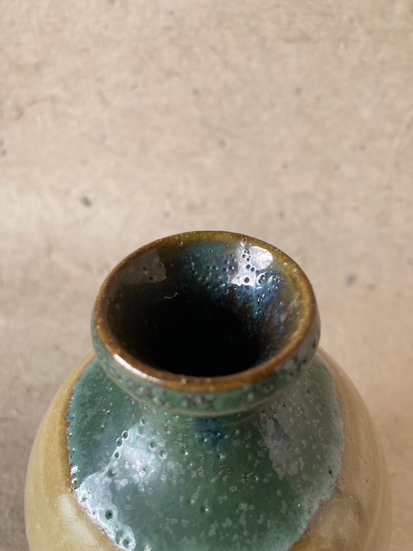 黄瀬戸 とっくり型花瓶（花生け）026 3枚目の画像