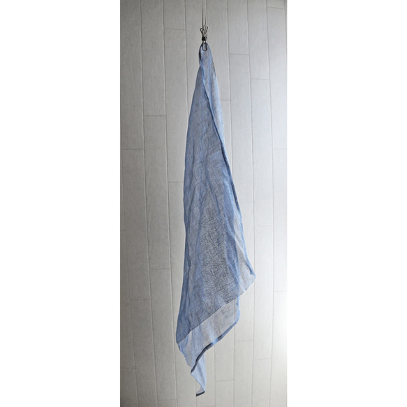 Decoオリジナル　上質リネン シングルガーゼのハンカチ/スカーフ　ブルー×亜麻色 3枚目の画像