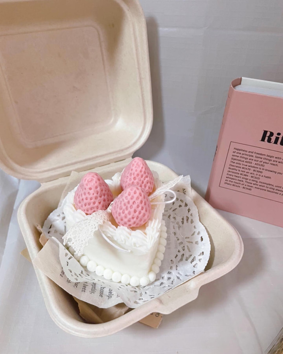 ハートのいちごケーキキャンドルBOX付き＋英字ペーパープレゼント 3枚目の画像