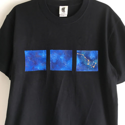 手描き北斗七星柄Tシャツ ブラック 七つ星 宇宙 星座 2枚目の画像