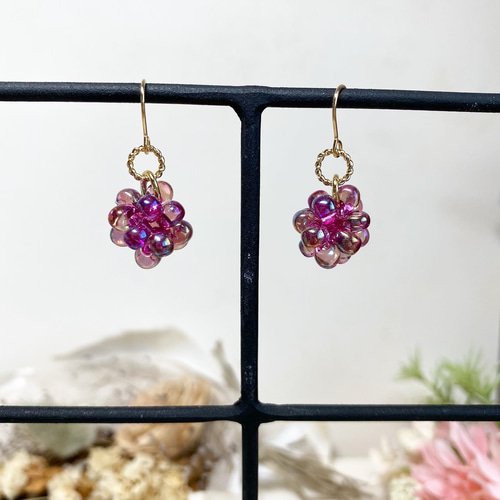 688 ぶどう～ つやつや✨ 淡水パールボールとスワロビーズ ピアス