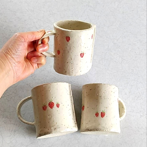 陶のマグカップ【山武市のイチゴ(デザイン3種)】 マグカップ 陶芸幸房