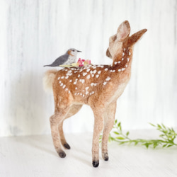 羊毛フェルト　子鹿さんとヒヨドリさん 4枚目の画像