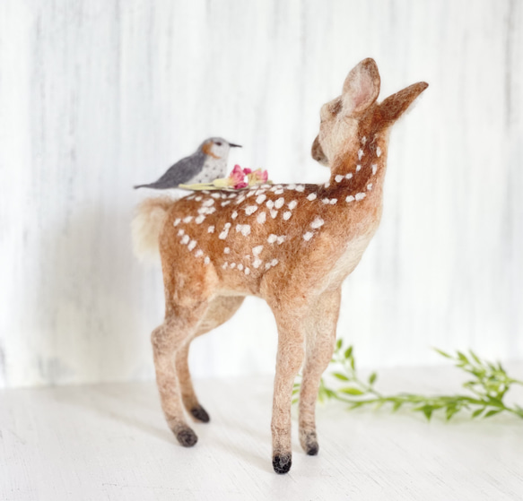 羊毛フェルト　子鹿さんとヒヨドリさん 4枚目の画像