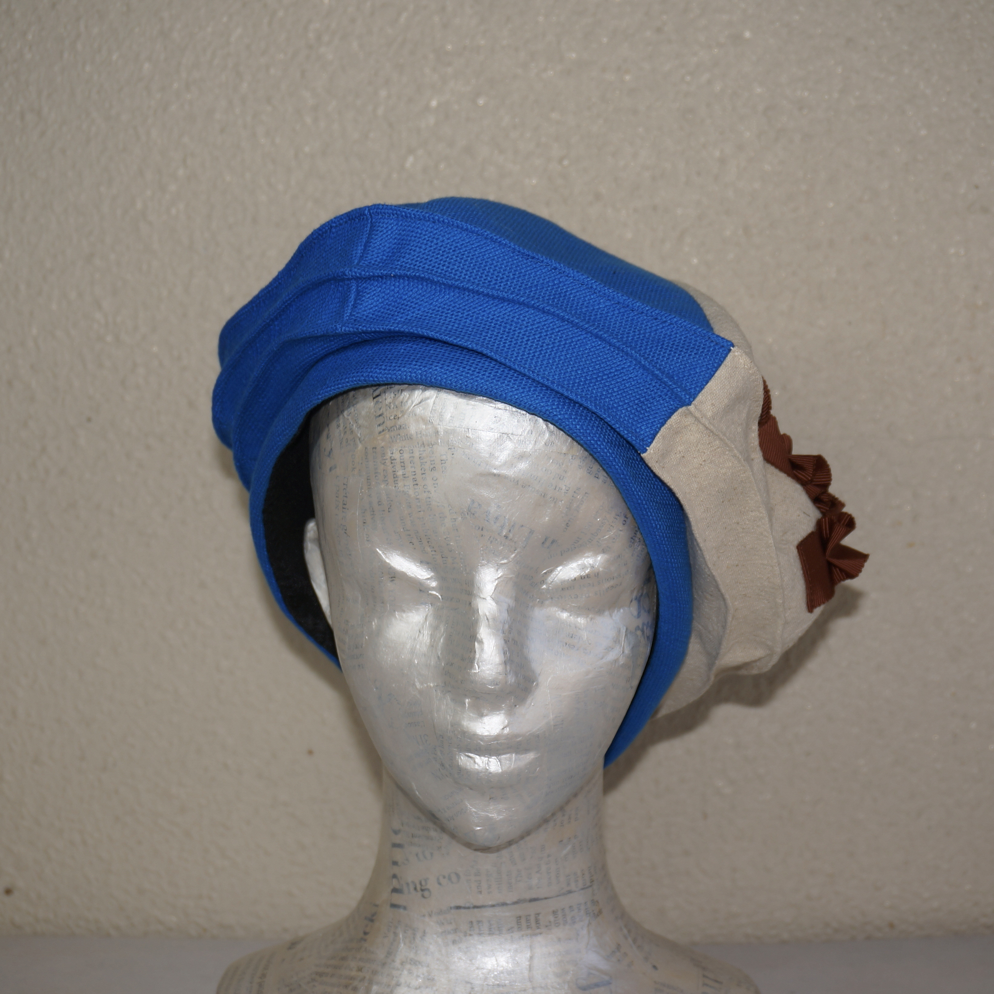 オリジナルデザイン　３タックベレー　ブルー＆オフホワイト