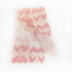 ピンクの花びらのようなリメイク えりまき～ショートサイズの綿手ぬぐい素材 1枚目の画像