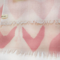 ピンクの花びらのようなリメイク えりまき～ショートサイズの綿手ぬぐい素材 5枚目の画像