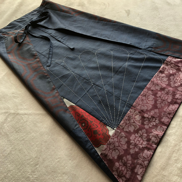 アンティーク大島紬の巻きスカート　サロン　オーバースカート　きものリメイク 8枚目の画像