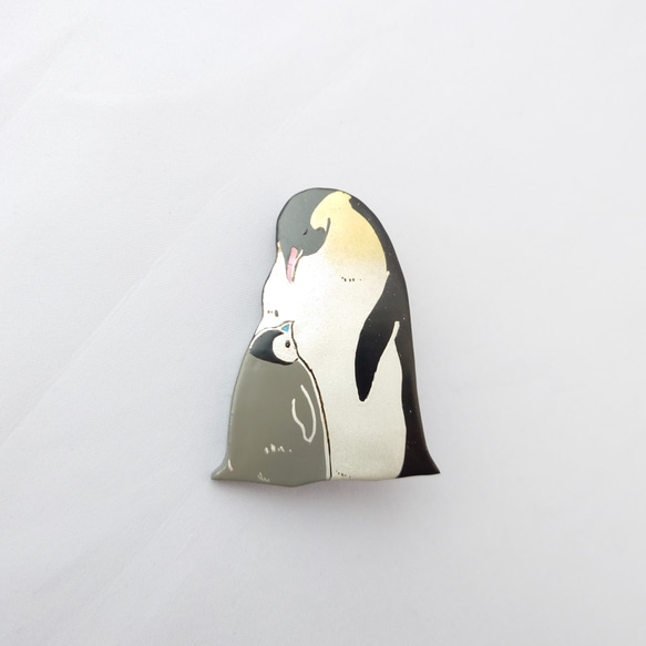 なかよし皇帝ペンギン親子 漆ブローチ 1枚目の画像