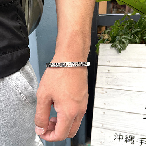 全面ミンサー柄平打槌目腕輪 rb-59 ブレスレット 沖縄手作銀細工