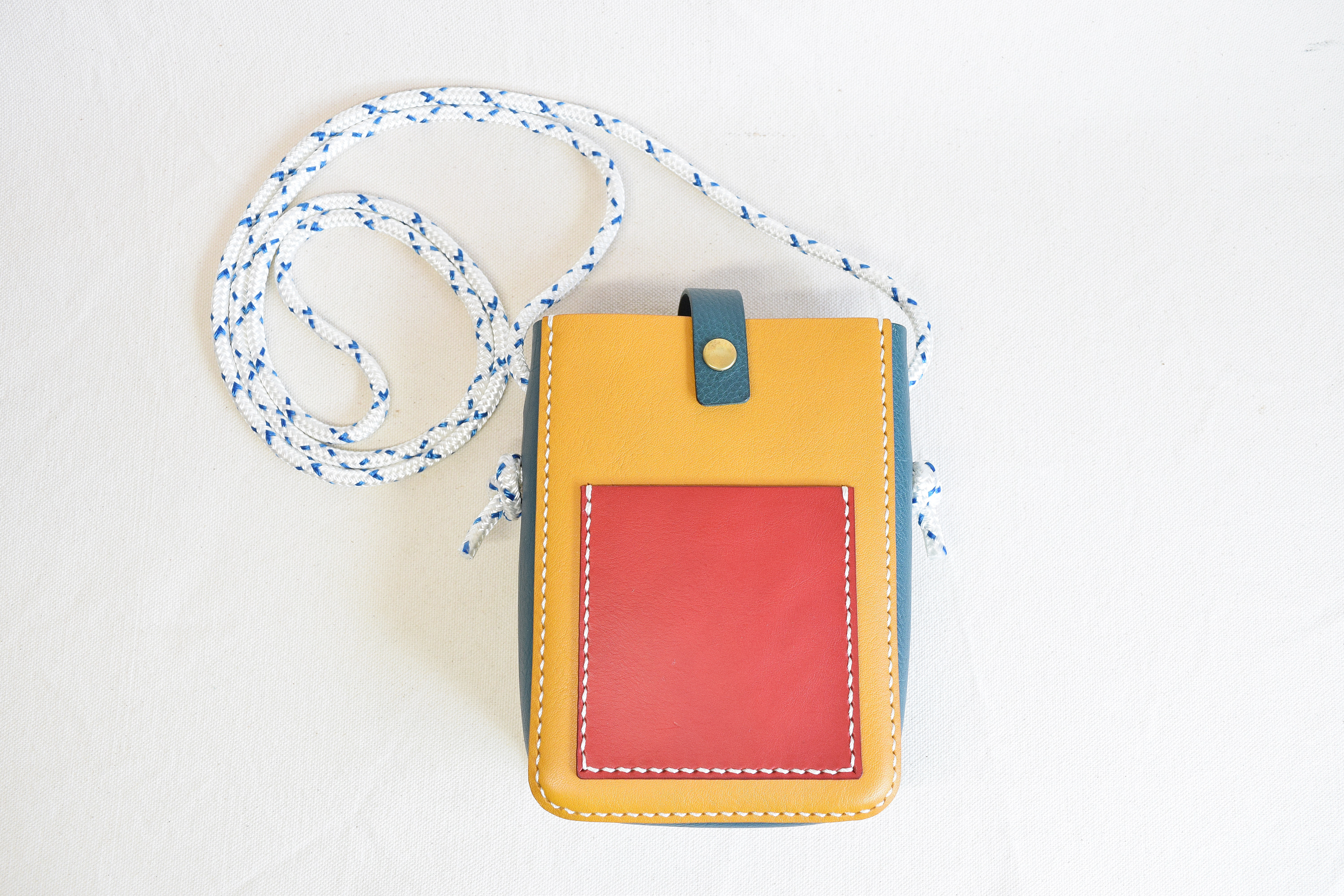 イタリアンレザーのポシェット