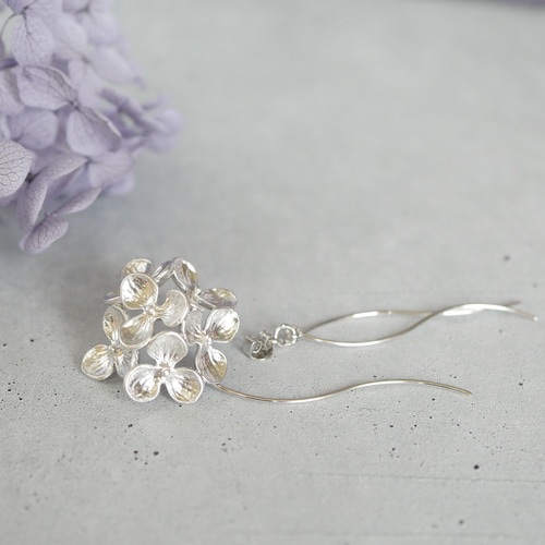 再販♡紫陽花ピアス 紫陽花ピアス/イヤリング（片耳）シルバー 花束 ピアス