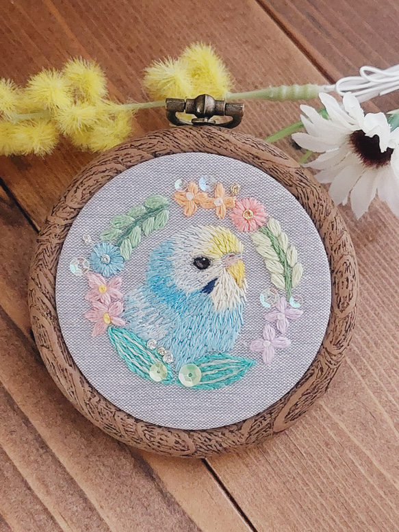 【受注生産】『インコ刺繍‎ 草花とインコの刺繍フレーム』 4枚目の画像