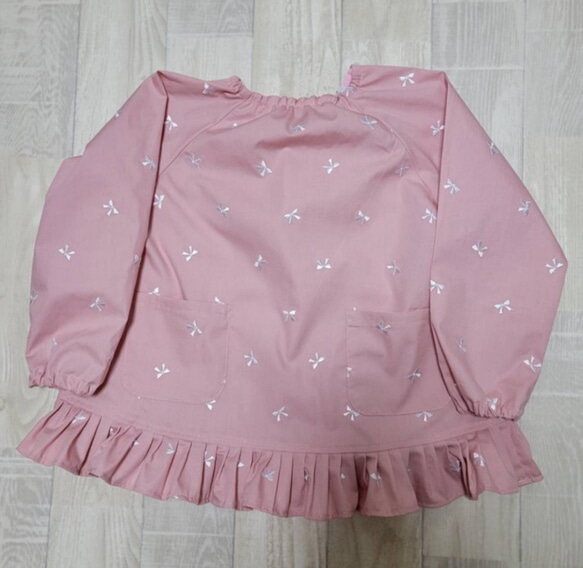 【数量限定価格】80～130size リボン刺繍 ピンク 総柄 フリル 長袖スモック 1枚目の画像