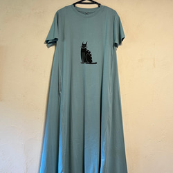 黒猫柄　レディースTシャツフレアワンピース綿100％【S～4L】 2枚目の画像