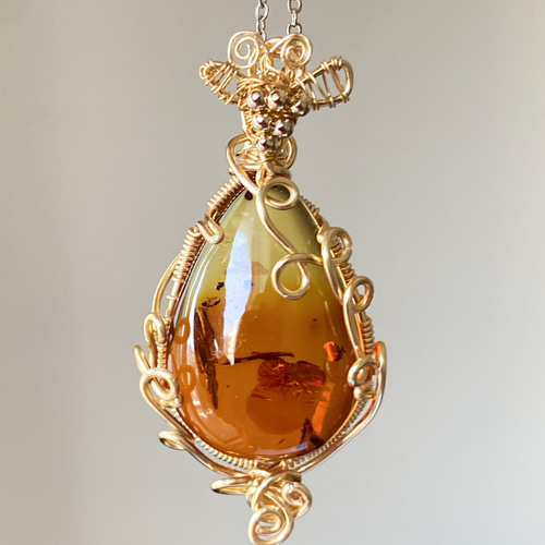 ハチミツみたいなバイカラーアンバーのワイヤージュエリー ネックレス